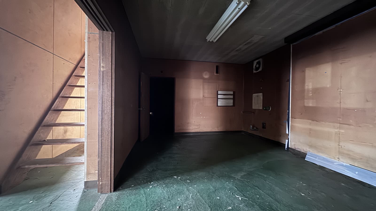 建物・室内写真（倉庫6）