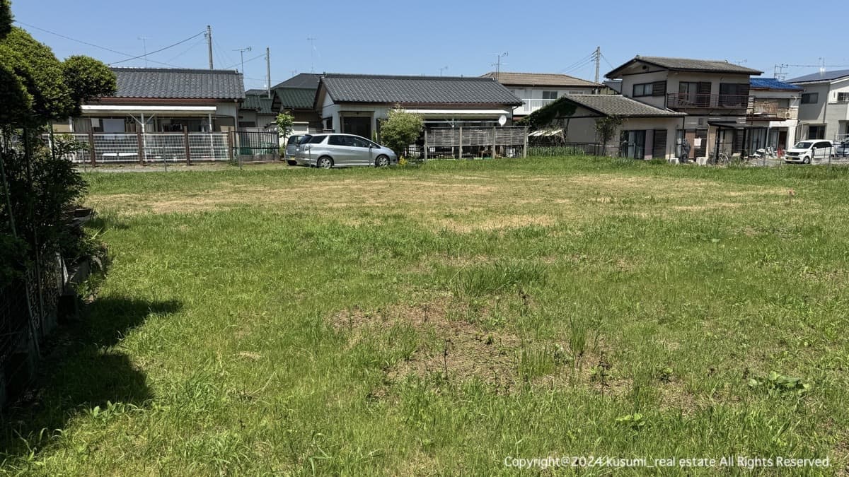 南西側から撮影・二区画に分筆予定